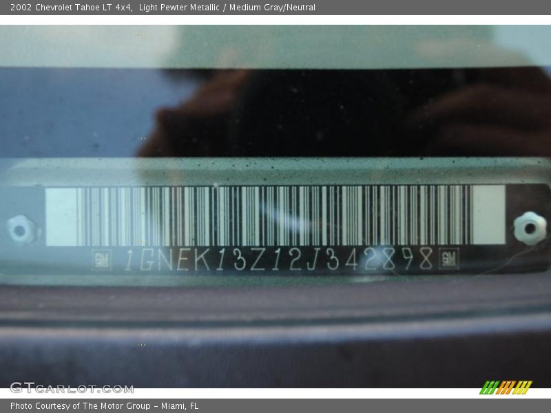Light Pewter Metallic / Medium Gray/Neutral 2002 Chevrolet Tahoe LT 4x4