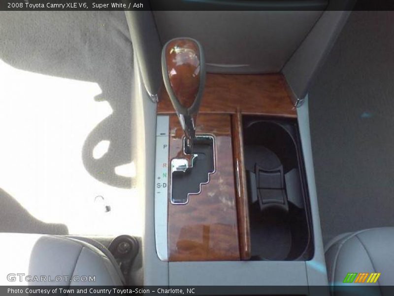 Super White / Ash 2008 Toyota Camry XLE V6