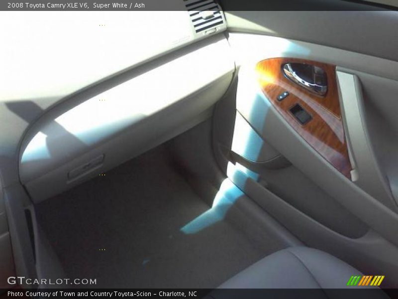 Super White / Ash 2008 Toyota Camry XLE V6