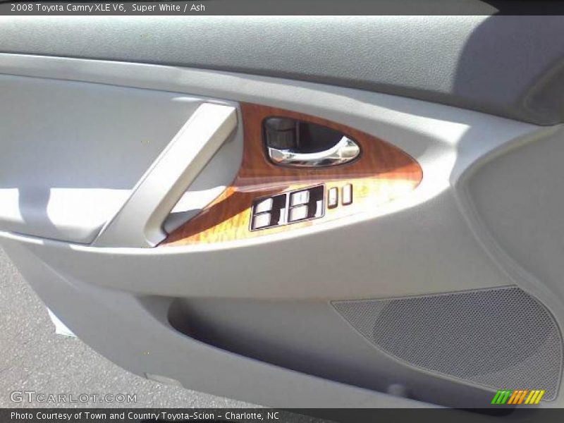 Super White / Ash 2008 Toyota Camry XLE V6
