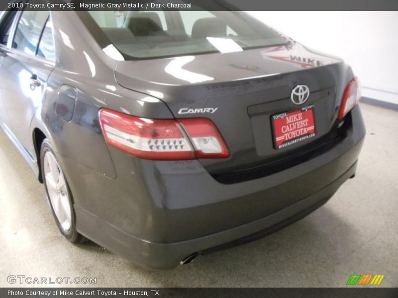 Magnetic Gray Metallic / Dark Charcoal 2010 Toyota Camry SE