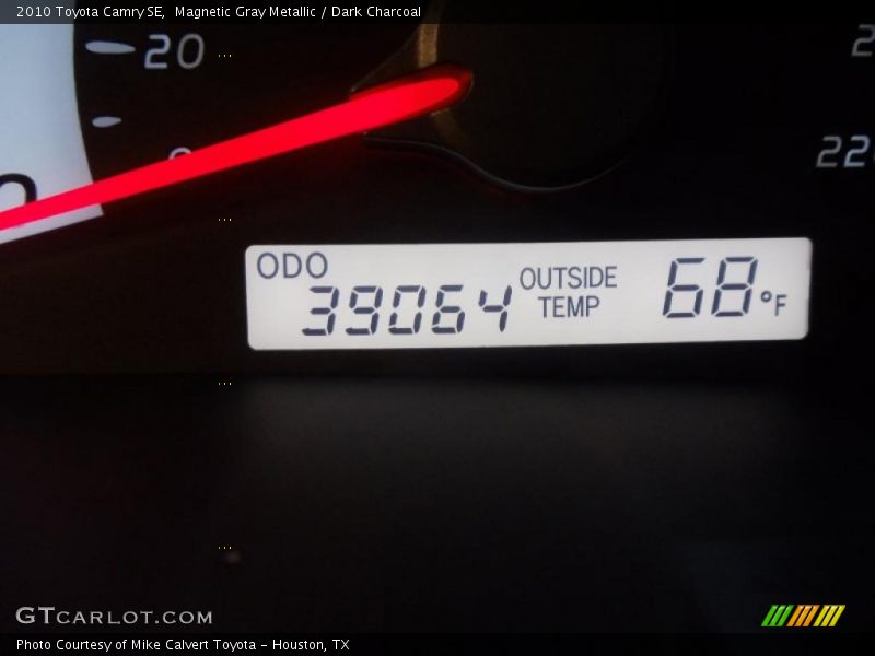 Magnetic Gray Metallic / Dark Charcoal 2010 Toyota Camry SE
