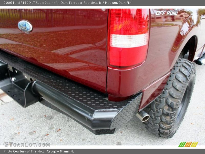 Dark Toreador Red Metallic / Medium/Dark Flint 2006 Ford F150 XLT SuperCab 4x4