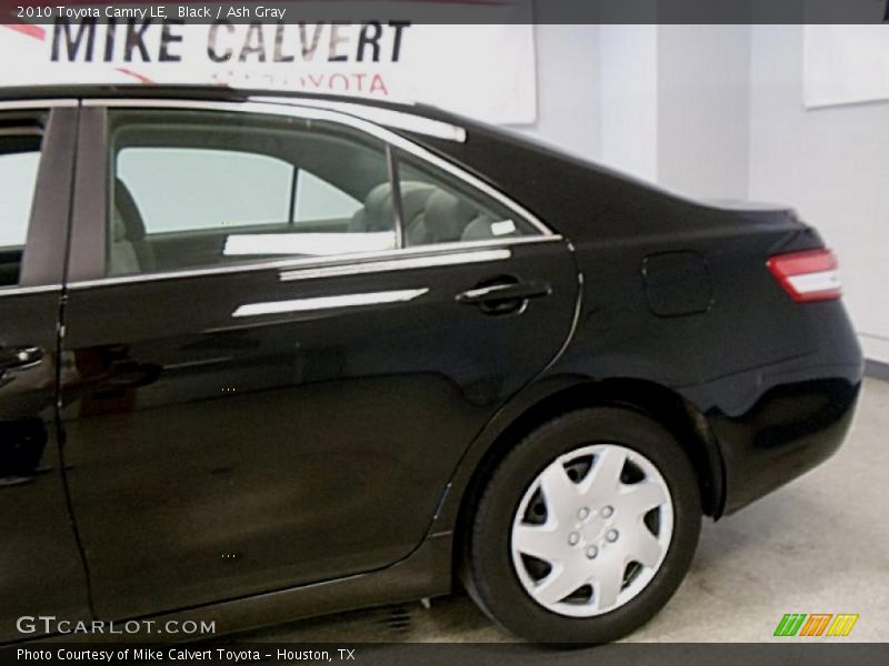 Black / Ash Gray 2010 Toyota Camry LE