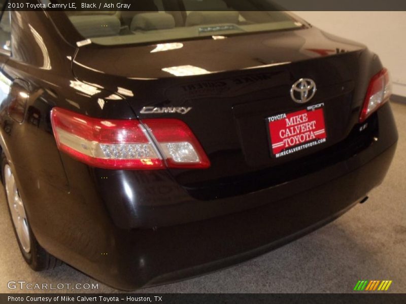 Black / Ash Gray 2010 Toyota Camry LE