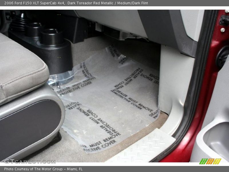 Dark Toreador Red Metallic / Medium/Dark Flint 2006 Ford F150 XLT SuperCab 4x4
