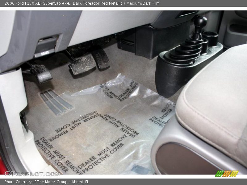 Dark Toreador Red Metallic / Medium/Dark Flint 2006 Ford F150 XLT SuperCab 4x4