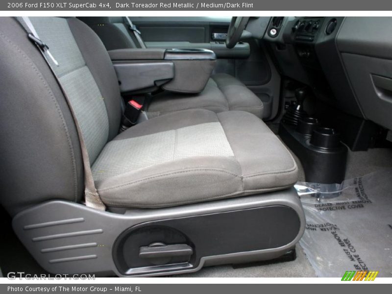 Dark Toreador Red Metallic / Medium/Dark Flint 2006 Ford F150 XLT SuperCab 4x4