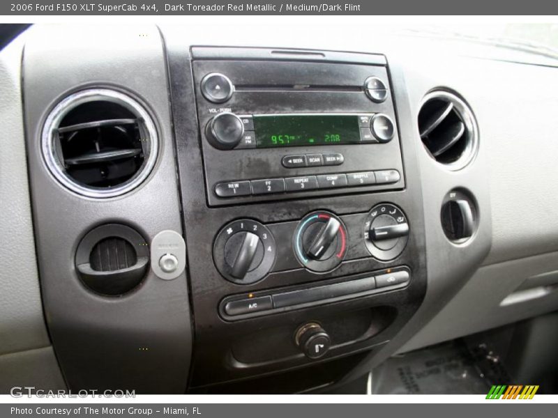 Dark Toreador Red Metallic / Medium/Dark Flint 2006 Ford F150 XLT SuperCab 4x4