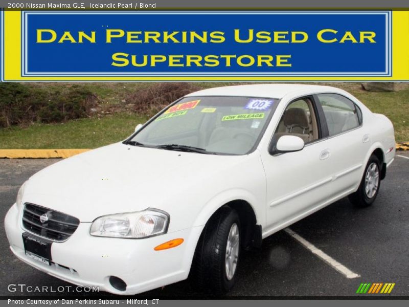 Icelandic Pearl / Blond 2000 Nissan Maxima GLE