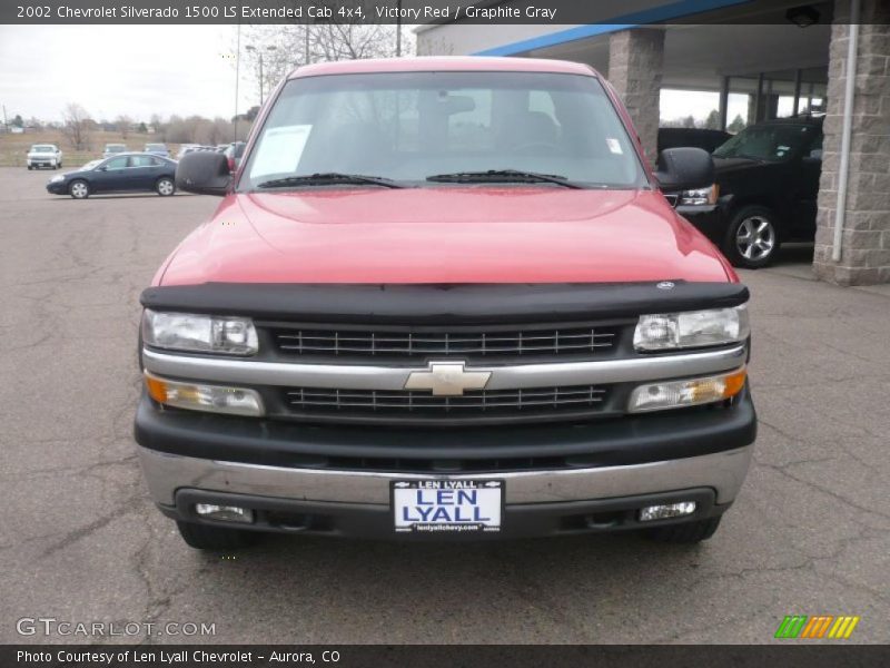 Victory Red / Graphite Gray 2002 Chevrolet Silverado 1500 LS Extended Cab 4x4