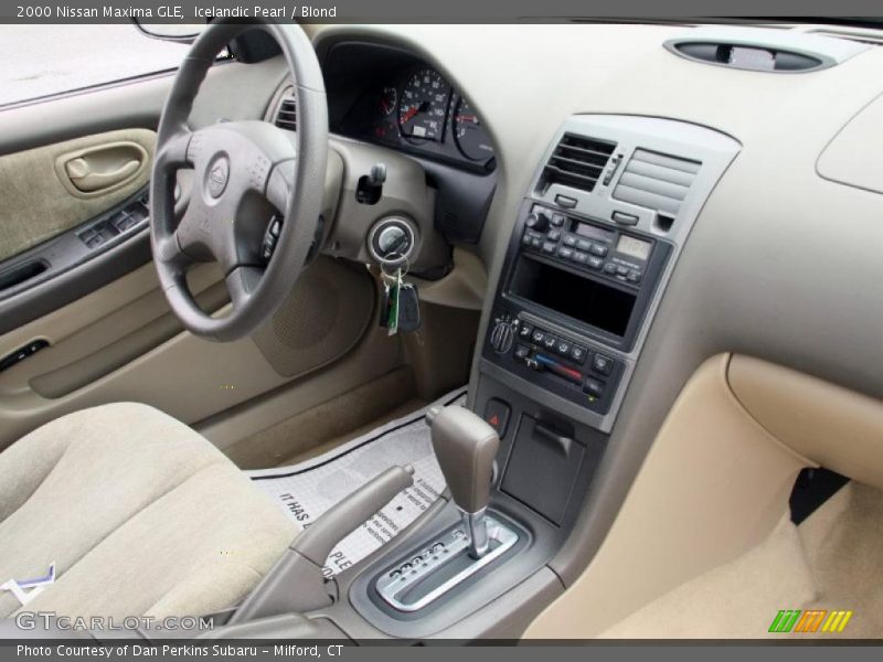Icelandic Pearl / Blond 2000 Nissan Maxima GLE