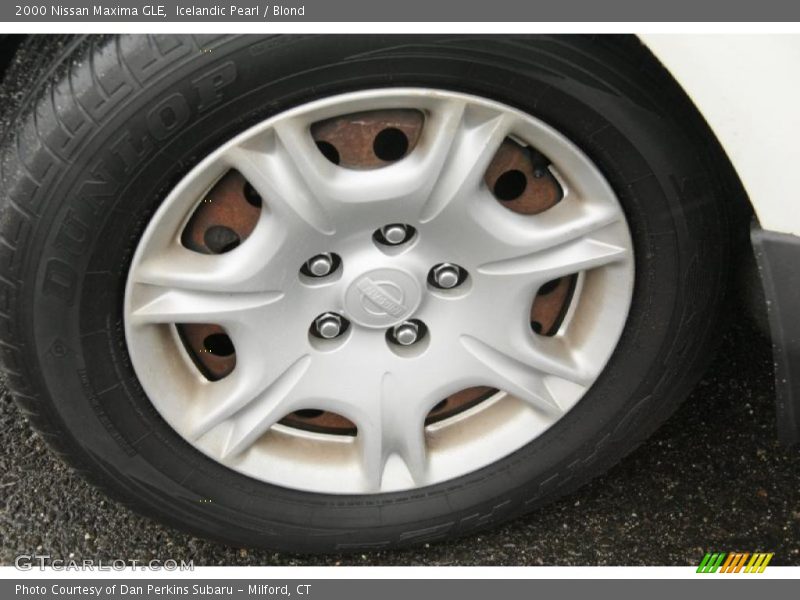 Icelandic Pearl / Blond 2000 Nissan Maxima GLE