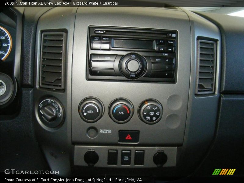 Blizzard White / Charcoal 2009 Nissan Titan XE Crew Cab 4x4