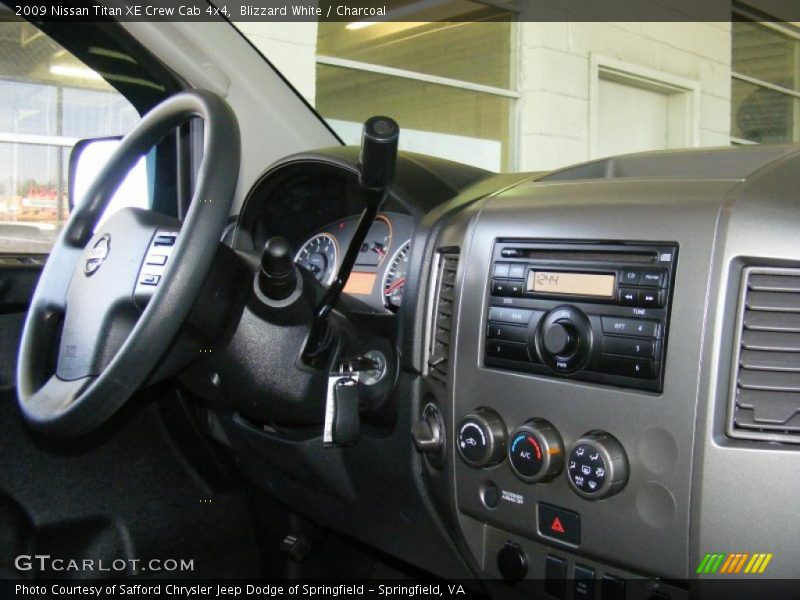 Blizzard White / Charcoal 2009 Nissan Titan XE Crew Cab 4x4