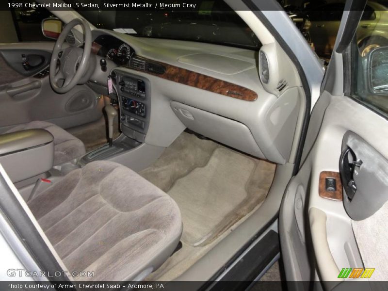 Silvermist Metallic / Medum Gray 1998 Chevrolet Malibu LS Sedan