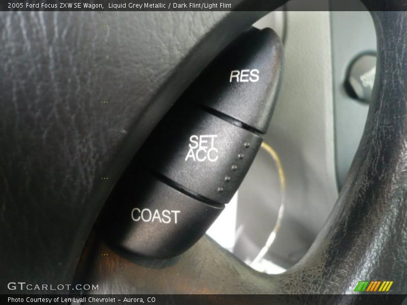 Liquid Grey Metallic / Dark Flint/Light Flint 2005 Ford Focus ZXW SE Wagon