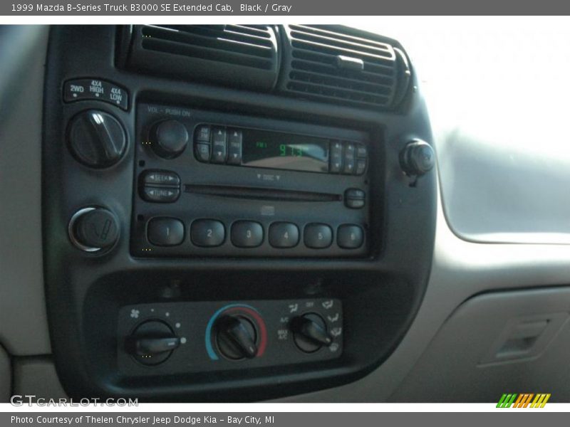 Black / Gray 1999 Mazda B-Series Truck B3000 SE Extended Cab