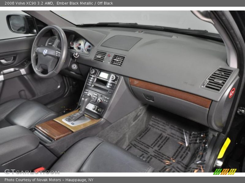 Dashboard of 2008 XC90 3.2 AWD