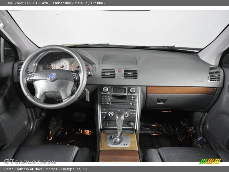 Dashboard of 2008 XC90 3.2 AWD