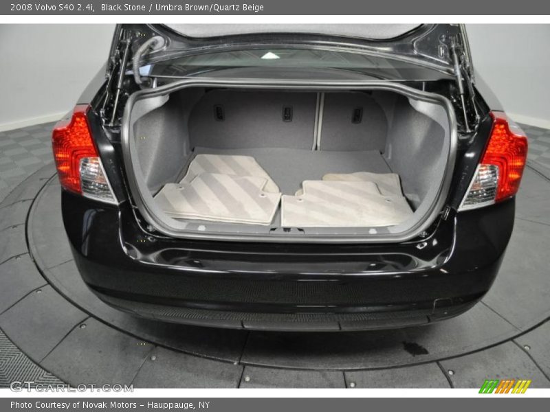  2008 S40 2.4i Trunk