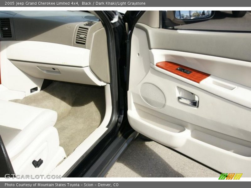 Black / Dark Khaki/Light Graystone 2005 Jeep Grand Cherokee Limited 4x4
