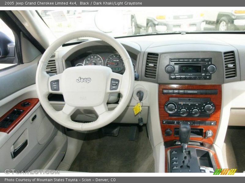 Black / Dark Khaki/Light Graystone 2005 Jeep Grand Cherokee Limited 4x4