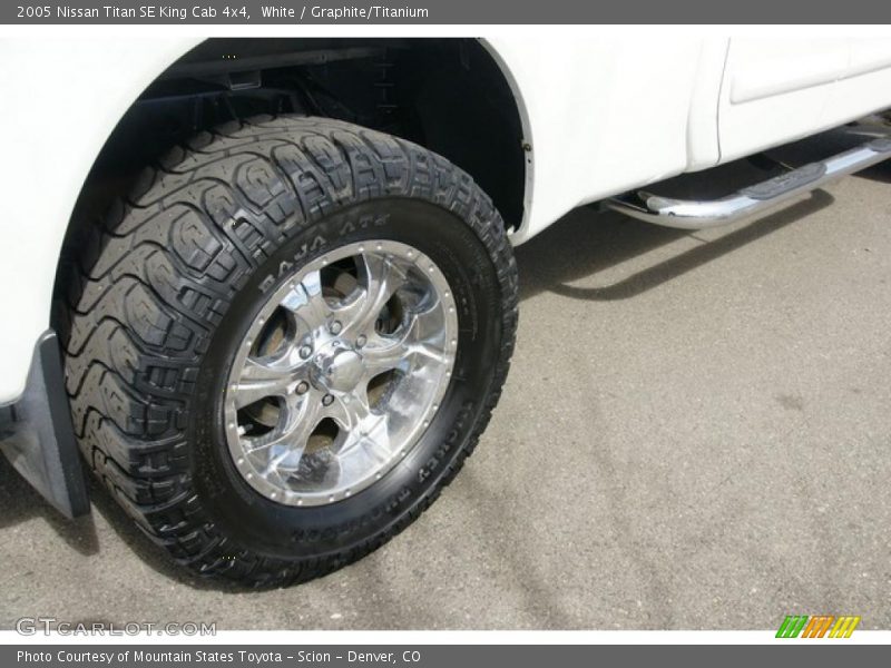 White / Graphite/Titanium 2005 Nissan Titan SE King Cab 4x4