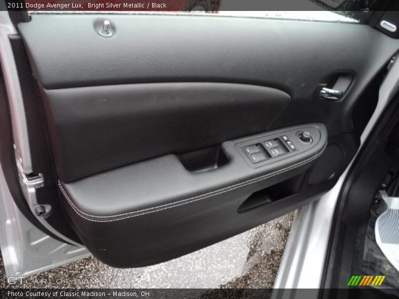 Door Panel of 2011 Avenger Lux