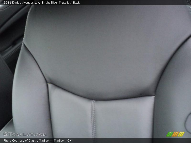 Bright Silver Metallic / Black 2011 Dodge Avenger Lux