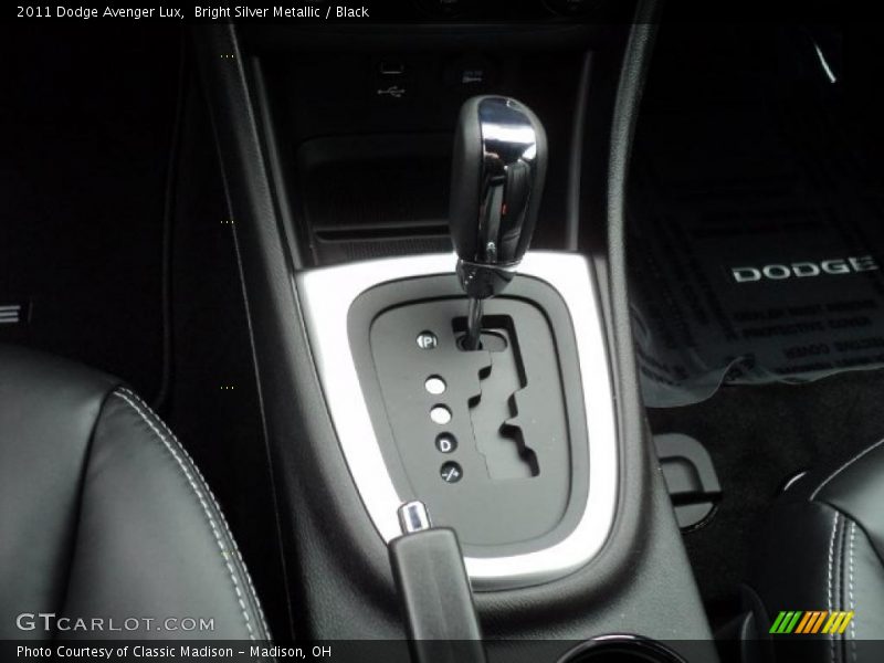  2011 Avenger Lux 6 Speed Automatic Shifter
