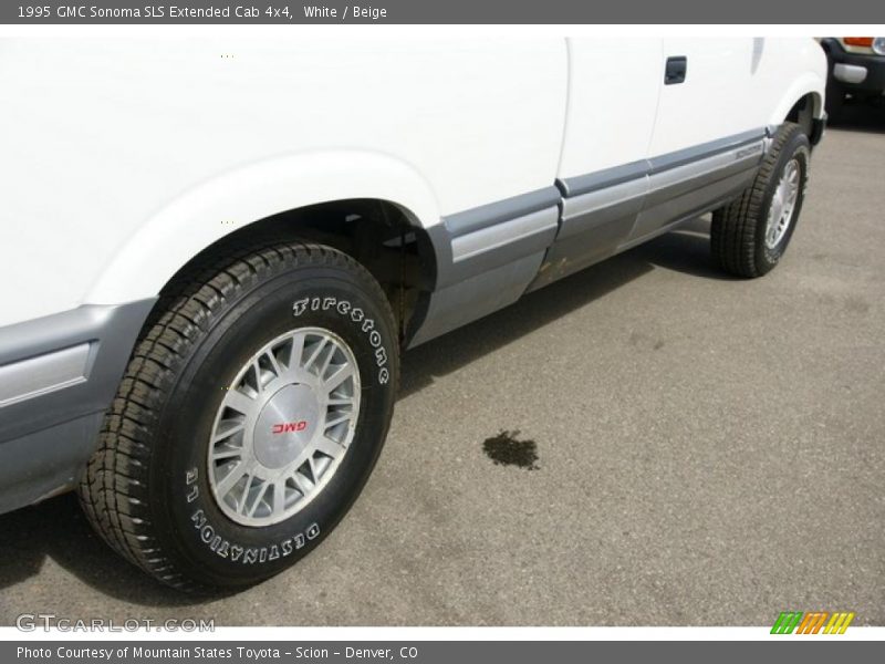 White / Beige 1995 GMC Sonoma SLS Extended Cab 4x4