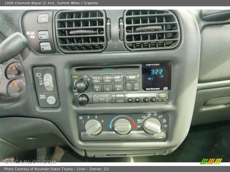 Summit White / Graphite 1998 Chevrolet Blazer LS 4x4