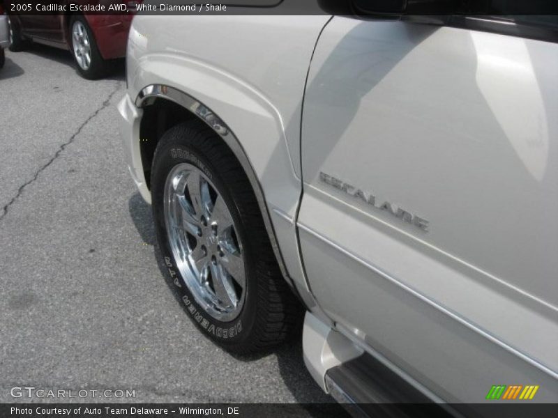 White Diamond / Shale 2005 Cadillac Escalade AWD