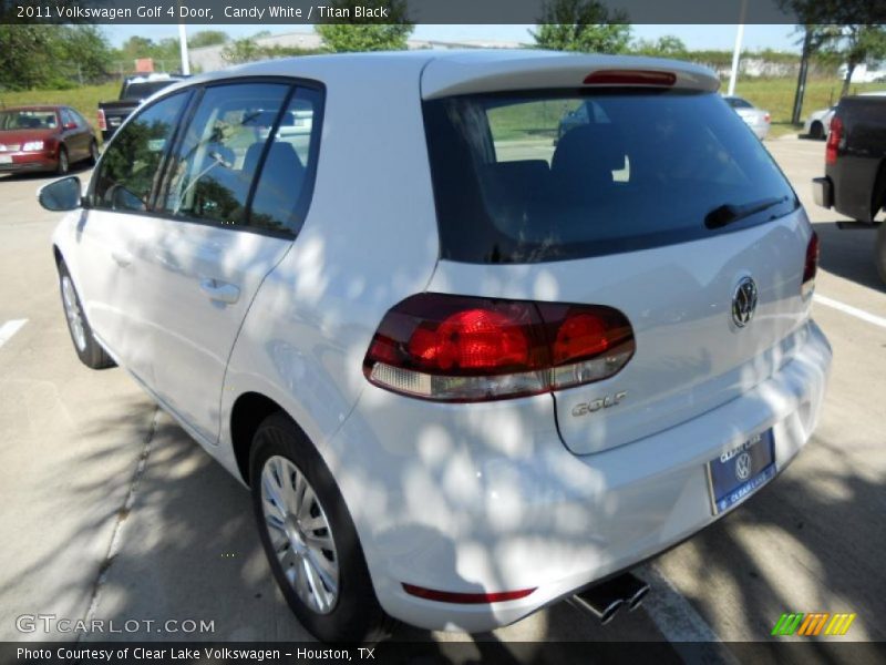 Candy White / Titan Black 2011 Volkswagen Golf 4 Door