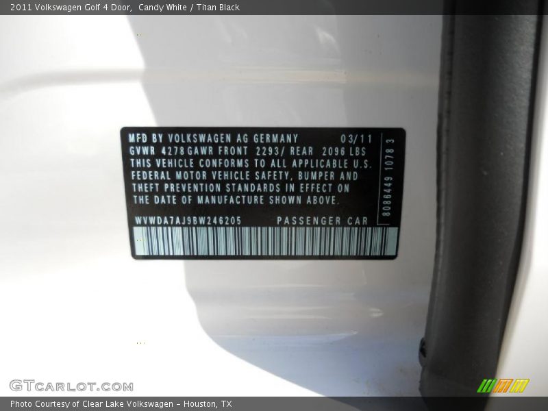 Candy White / Titan Black 2011 Volkswagen Golf 4 Door