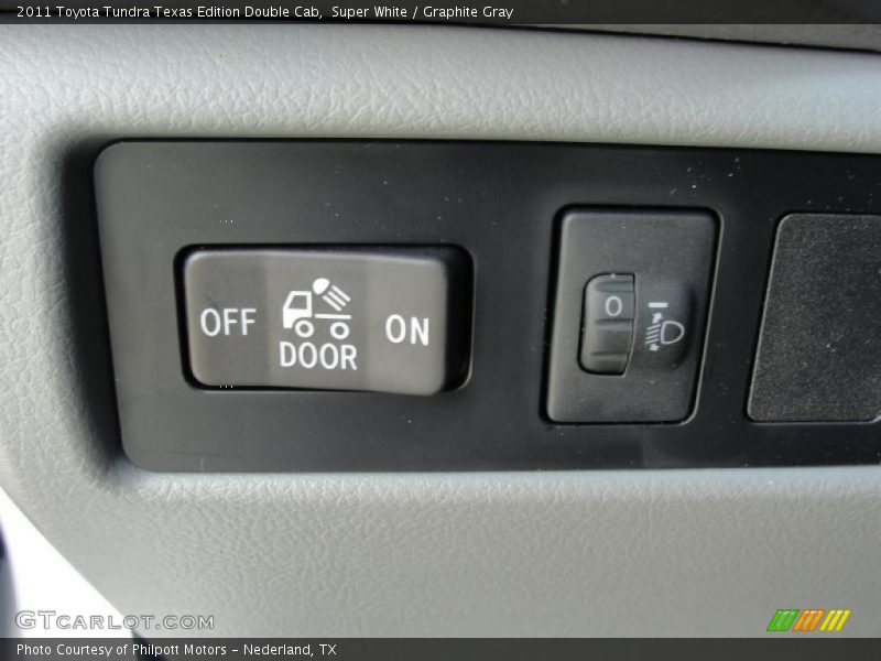 Controls of 2011 Tundra Texas Edition Double Cab