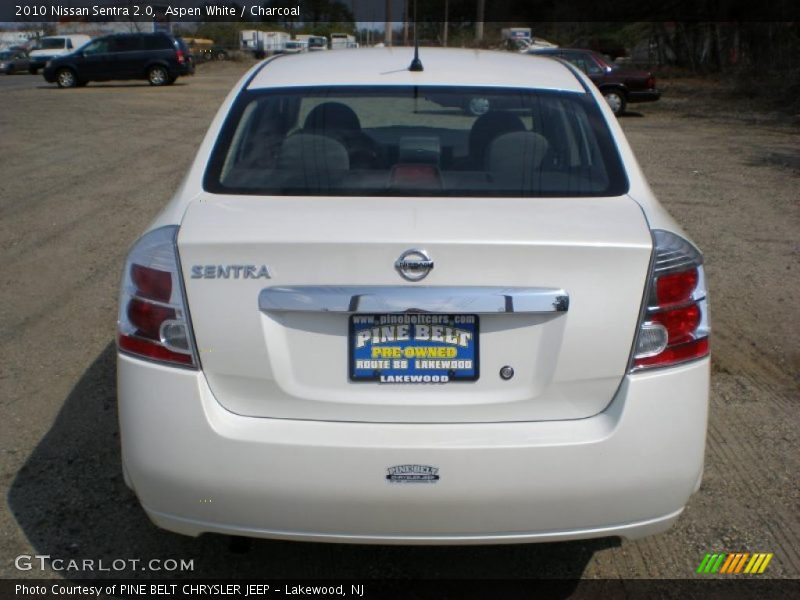Aspen White / Charcoal 2010 Nissan Sentra 2.0