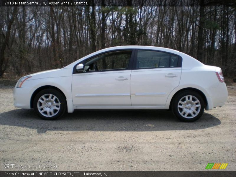 Aspen White / Charcoal 2010 Nissan Sentra 2.0