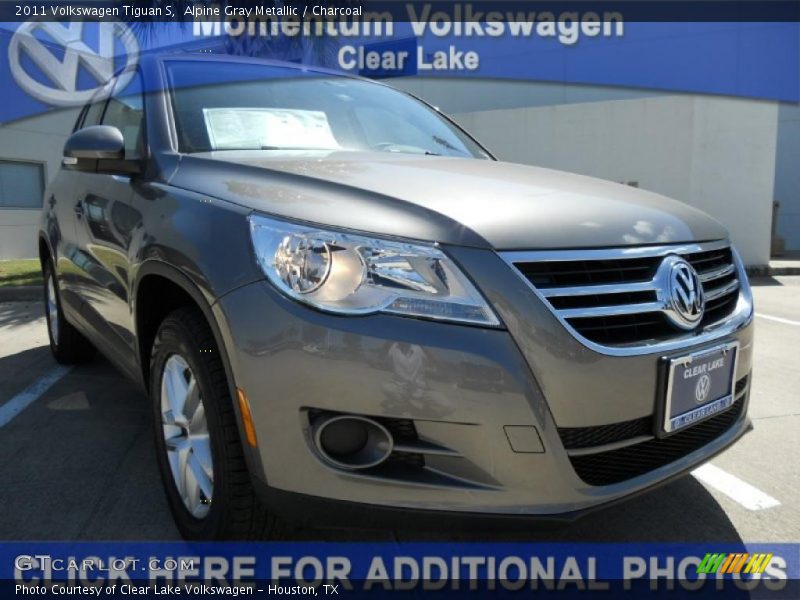 Alpine Gray Metallic / Charcoal 2011 Volkswagen Tiguan S
