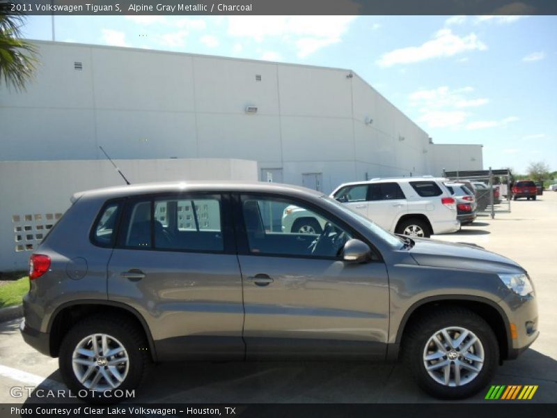 Alpine Gray Metallic / Charcoal 2011 Volkswagen Tiguan S