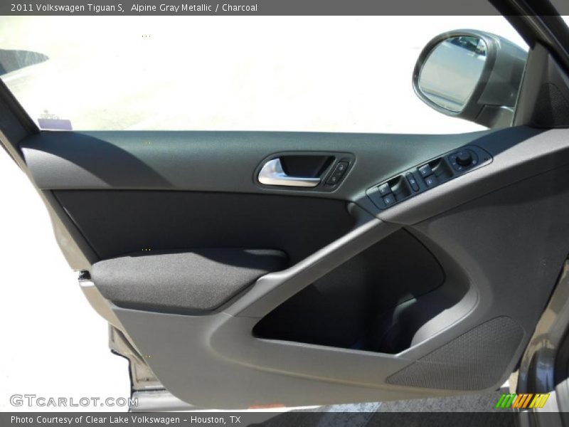 Alpine Gray Metallic / Charcoal 2011 Volkswagen Tiguan S