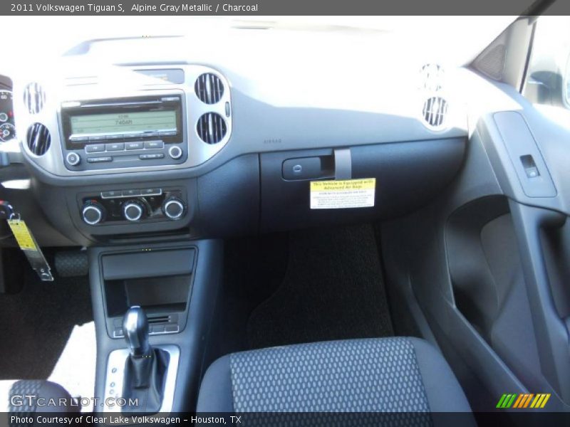 Alpine Gray Metallic / Charcoal 2011 Volkswagen Tiguan S
