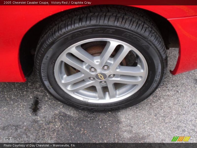 Victory Red / Graphite Gray 2005 Chevrolet Cavalier Coupe