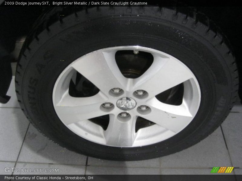 Bright Silver Metallic / Dark Slate Gray/Light Graystone 2009 Dodge Journey SXT