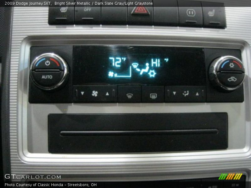 Bright Silver Metallic / Dark Slate Gray/Light Graystone 2009 Dodge Journey SXT