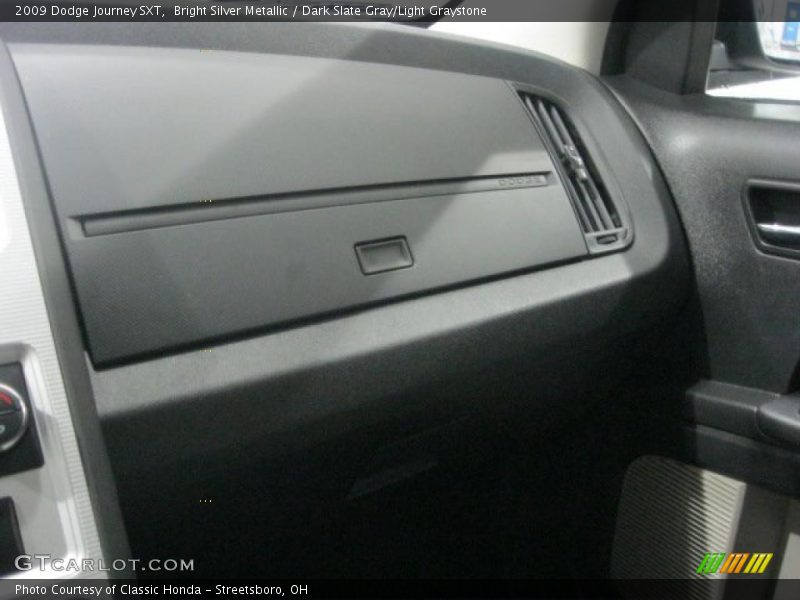 Bright Silver Metallic / Dark Slate Gray/Light Graystone 2009 Dodge Journey SXT