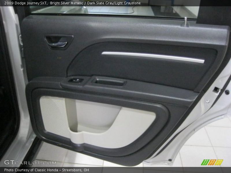 Bright Silver Metallic / Dark Slate Gray/Light Graystone 2009 Dodge Journey SXT