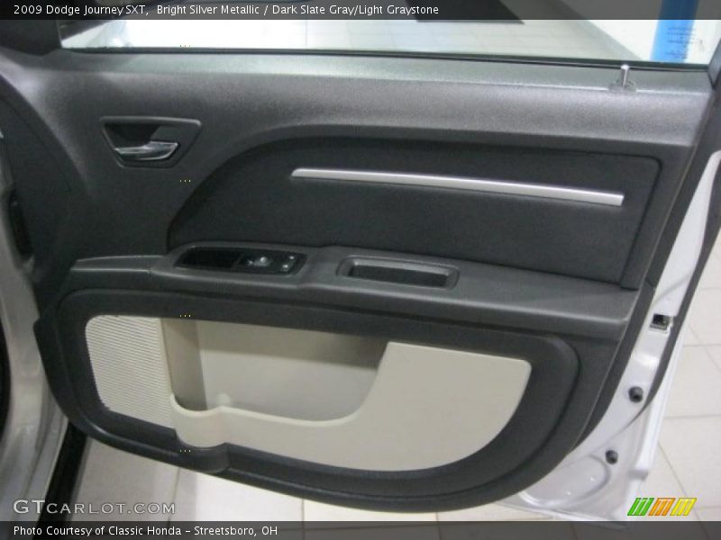Bright Silver Metallic / Dark Slate Gray/Light Graystone 2009 Dodge Journey SXT