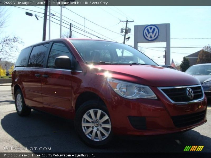 Pomegranate Red Metallic / Aero Grey 2009 Volkswagen Routan S